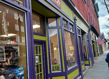 west-virginia/martinsburg/shop/queen-street-gallery