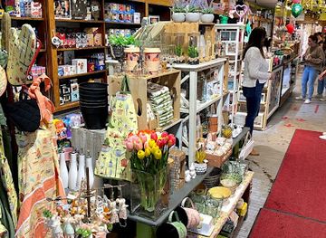 canada/monteregie/shop/chez-farfelu-montreal