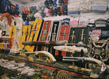 italy/rome/shop/amoroma-souvenir