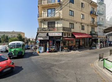 malta/st-julian-s/shop/born-to-shop