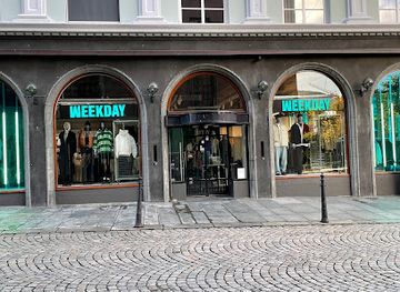 norway/bergen/shop/weekday