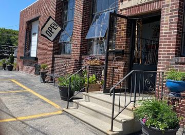 michigan/southwest-michigan/shop/vintage-goods-mi