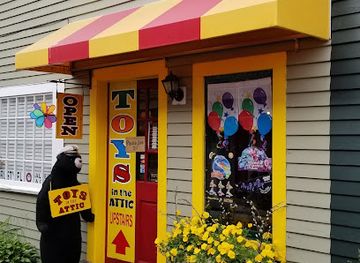 maine/kennebunkport/shop/island-treasure-toys-in-the-attic