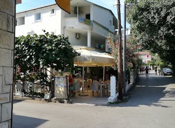 montenegro/brda/shop/pizzeria-gold