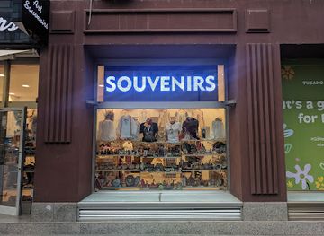 romania/bucharest/shop/art-souvenirs