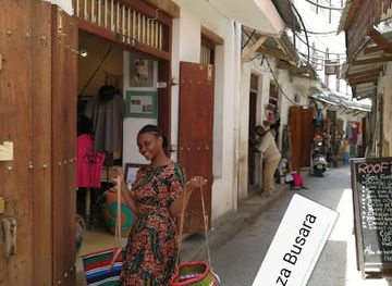 tanzania/stone-town/forodhani-gardens/shop/the-wonders-boutique