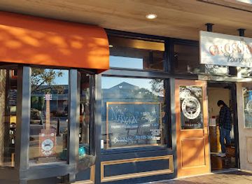 california/big-sur/shop/the-crossroads-carmel