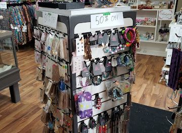 illinois/northern-illinois/shop/unique-boutique-815