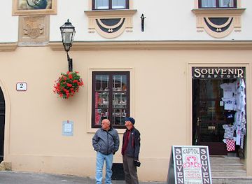 croatia/zagreb/kaptol/shop/souvenir-kaptol