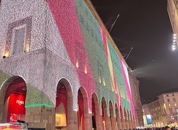 italy/milan/duomo/shop/balenciaga