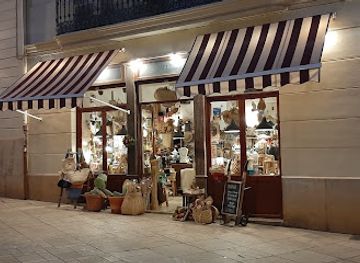 spain/valencia/ciutat-vella/shop/simple