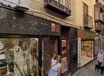 spain/toledo/santa-maria-la-blanca/shop/artesania-medina-hombre-de-palo