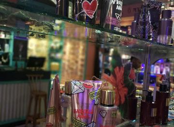 jamaica/john-crow-mountains/shop/glitz-and-glamour-jewelers