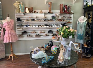 texas/enchanted-rock-state-natural-area/shop/in-step-fashions