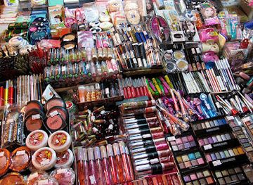 kazakhstan/tian-shan/shop/kenzhekhan-veshchevoy-rynok