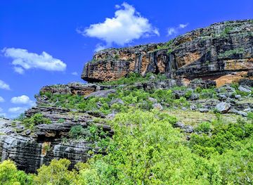 australia/kakadu-national-park/shop/burrungkuy-nourlangie-parking-lot