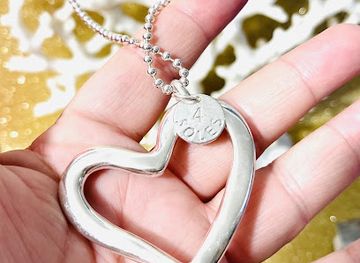 puerto-rico/el-yunque-national-forest/shop/byron-steel-jewelry-shop