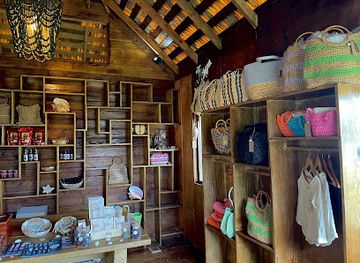 saint-vincent-and-the-grenadines/tobago-cays-marine-park/shop/susu-boutique-chatham-bay