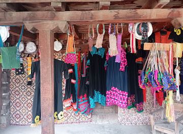 pakistan/kalash-valley/shop/lali-gul-kalash-dress-house