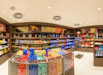 switzerland/jungfrau-region/shop/lindt-chocolate-shop-jungfraujoch