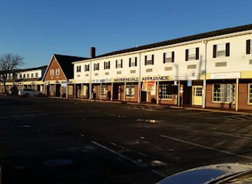 massachusetts/waltham/shop/colonial-shopping-center