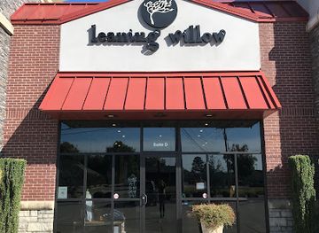 arkansas/russellville/shop/leaning-willow-boutique