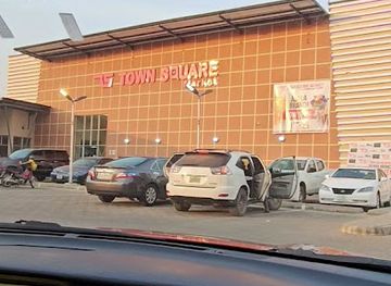 nigeria/asaba/shop/town-square-market