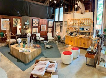 michigan/saugatuck/shop/upscale-mercantile