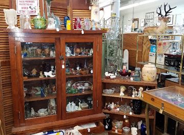 iowa/ottumwa/shop/antiques-uniques