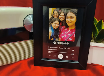 india/guwahati/chandmari/shop/gifts-and-giggle-customised-and-corporate-gifts-custom-tshirts-customised-cup-bottles-frames-diaries-pens-penstands