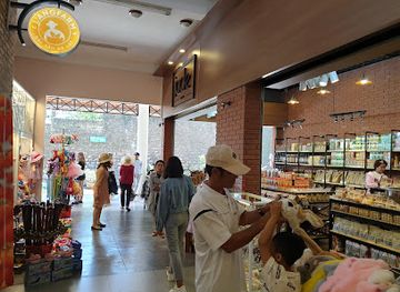 vietnam/dalat/tuyen-lam-lake/shop/cable-car-station