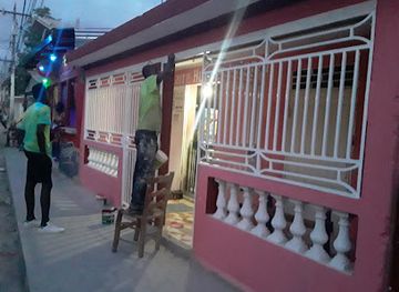 haiti/jacmel/shop/ste-claire-hyrvelt-depot