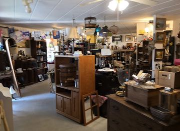 michigan/warren-dunes-state-park/shop/vintage-finds-harbor-country-mission