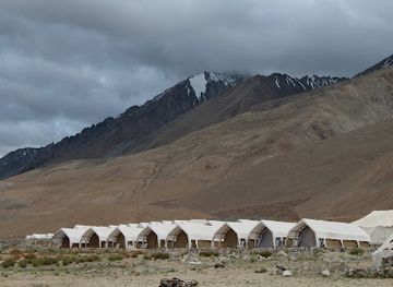 india/manali/solang-valley/shop/explore-manali-camp