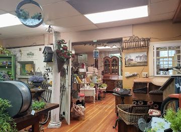 iowa/amana-colonies/shop/painted-cupboard