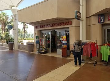 california/palm-springs/shop/desert-marketplace
