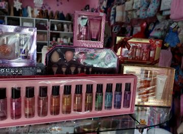 belize/san-pedro/shop/lola-s-gift-shop