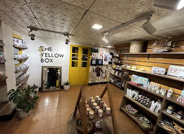 india/darjeeling/tiger-hill/shop/the-yellow-box