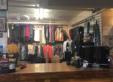 canada/cariboo/shop/arthur-james-clothing-company