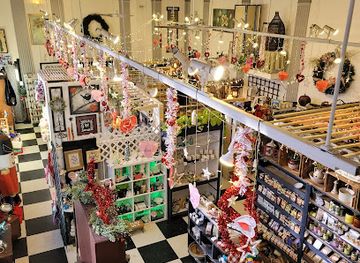indiana/northwest-indiana/shop/the-hub-vintage-boutique-market