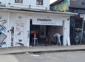 canada/toronto/kensington-market/shop/modern-day-cannabis
