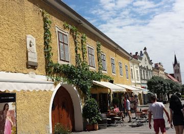 hungary/keszthely/shop/rinascimento