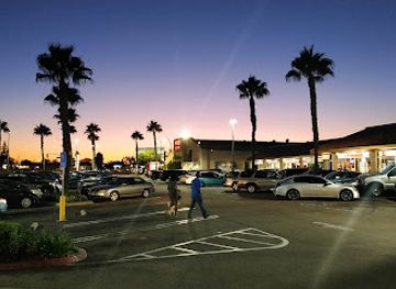 california/long-beach/downtown-long-beach/shop/bixby-village-plaza