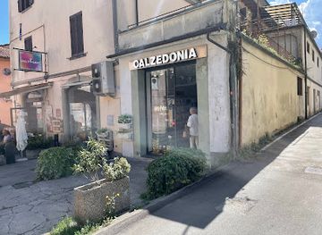 italy/garfagnana/shop/calzedonia