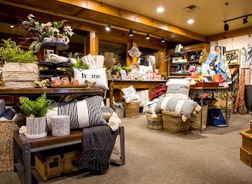 oregon/high-desert/shop/sunriver-resort-merchant-trader-gift-shop