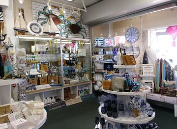 maryland/annapolis/shop/guzzi-gifts-christmas-corner