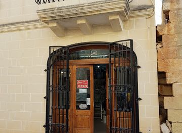 malta/marsaxlokk/shop/ernest-s-marine-centre