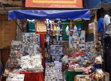morocco/casablanca/old-medina/shop/souvenir-du-maroc
