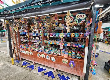 mexico/gulf-coast/shop/plaza-playacar