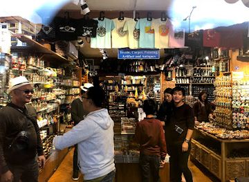 bhutan/central-bhutan/shop/lungta-handicrafts